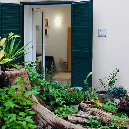 Apartment Elvira Flat,via Dante,near Lolli Station Palermo